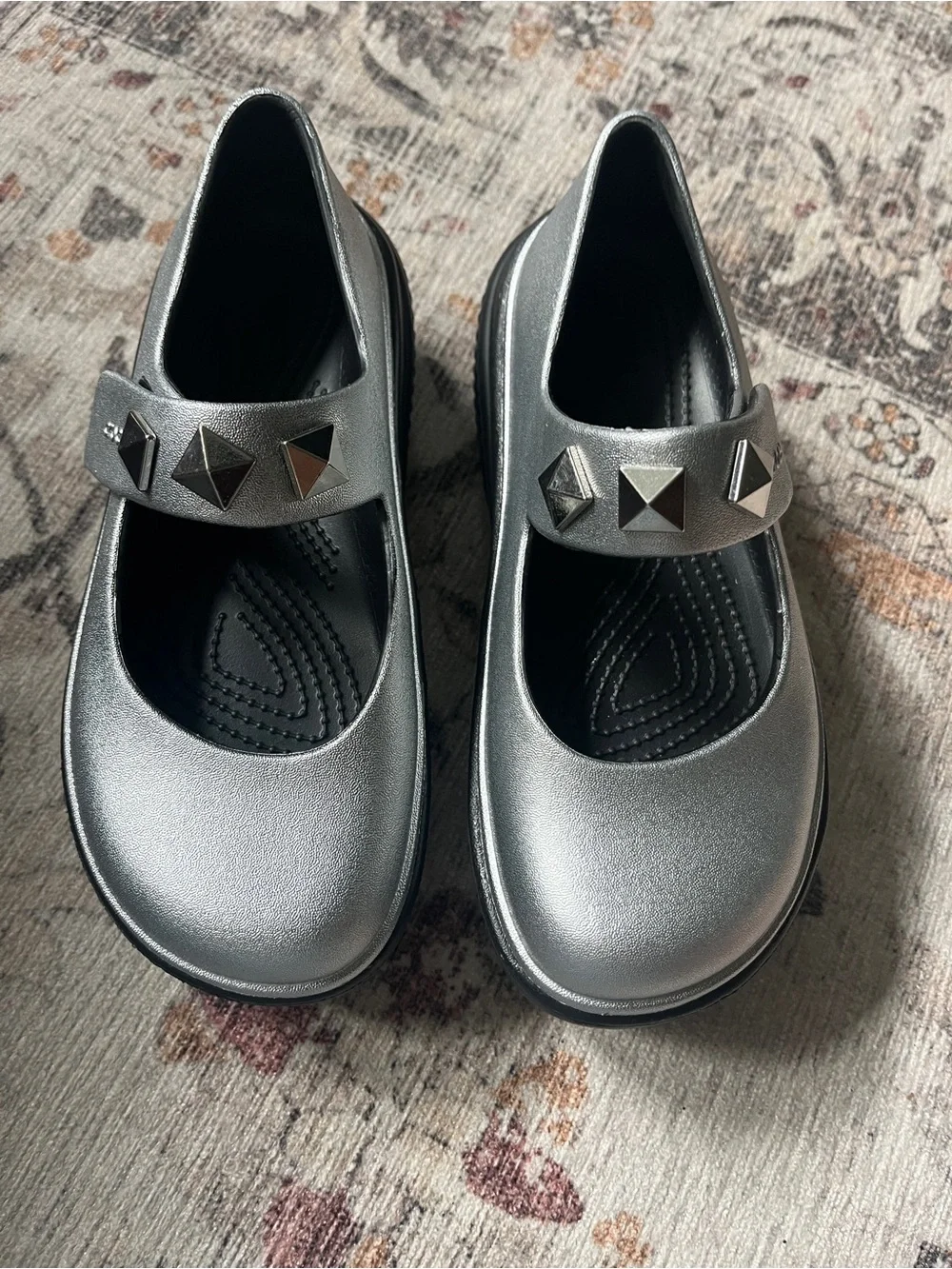 CROCS Stomp Platform Mary Jane Shoes Studded Strap Silver Metallic Women’s 6